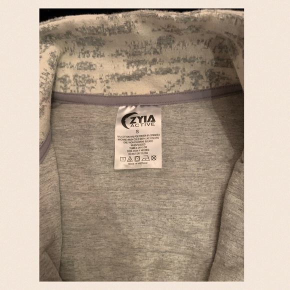 ZYIA Jacket - Zip Up - Pockets - Never Worn - Size Medium - Picture 5 of 8